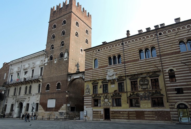 VISITA GUIDATA : il cuore Medievale di Verona: Le piazze del potere tra Comune e signoria Scaligera