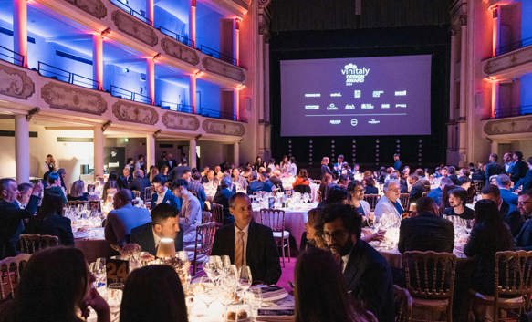 VINITALY DESIGN AWARD CRESCE ANCORA: 4 NUOVE CATEGORIE E DEBUTTO DI VINITALY DESIGN EXPERIENCE