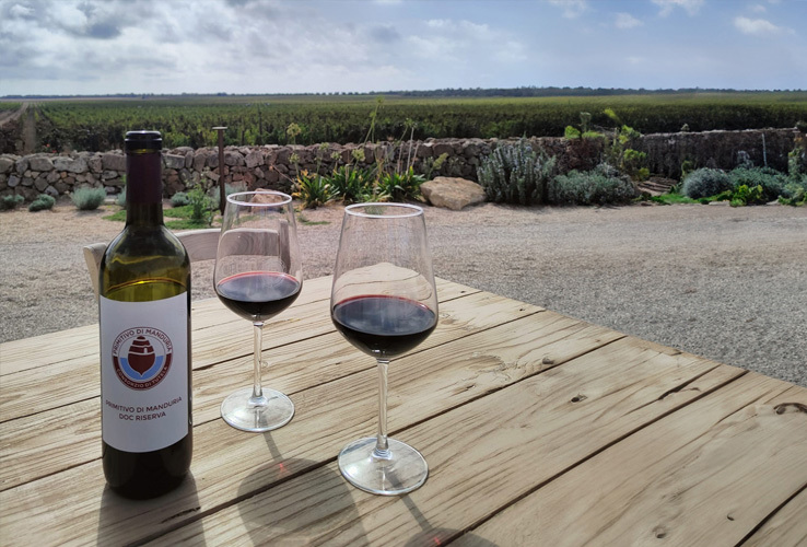 Primitivo di Manduria: tra terra rossa e il Mar Ionio