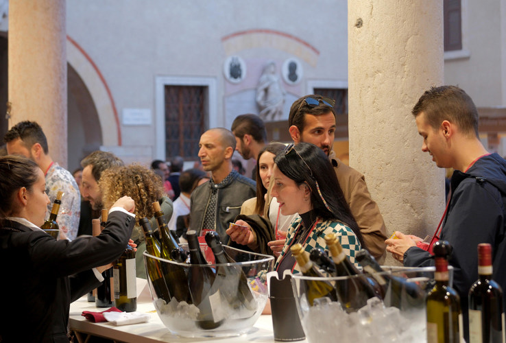 APERTURA STAND IN PIAZZA DEI SIGNORI, CORTILE DEL TRIBUNALE E CORTILE MERCATO VECCHIO